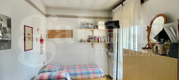 Penthouse de 9 divisões em Senago, Italy N.º 38722 10