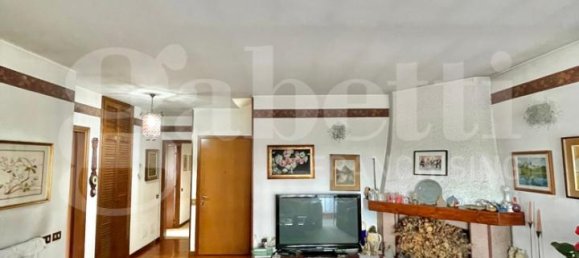 Penthouse de 9 divisões em Senago, Italy N.º 38722 4
