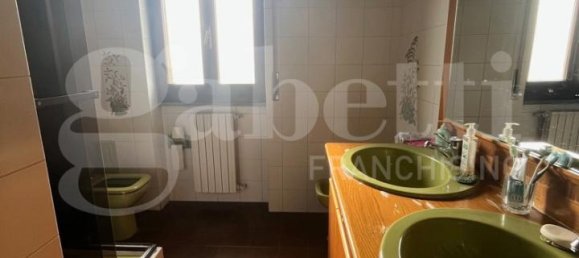 Penthouse de 9 divisões em Senago, Italy N.º 38722 25