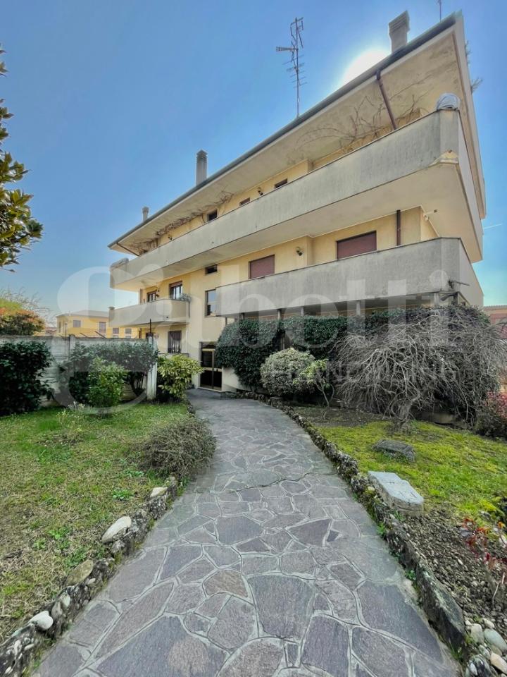 Penthouse de 9 divisões em Senago, Italy N.º 38722
