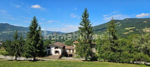 3 bedrooms Villa in Varsi, Italy No. 285533 2