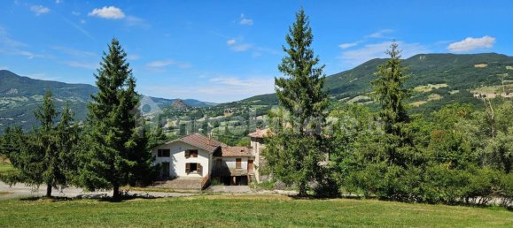 3 bedrooms Villa in Varsi, Italy No. 285533 4