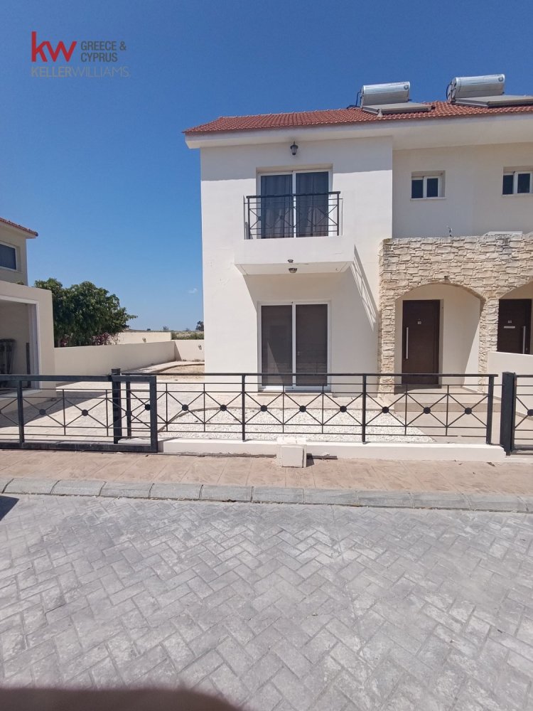 2 bedrooms Townhouse in Tersefanou, Cyprus No. 26093