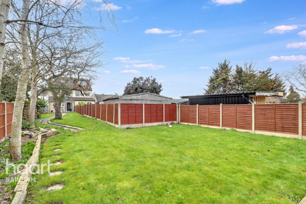 3 bedrooms House in Rainham, United Kingdom No. 4842