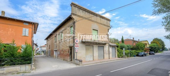 4 bedrooms Duplex in Baricella, Italy No. 362376 3