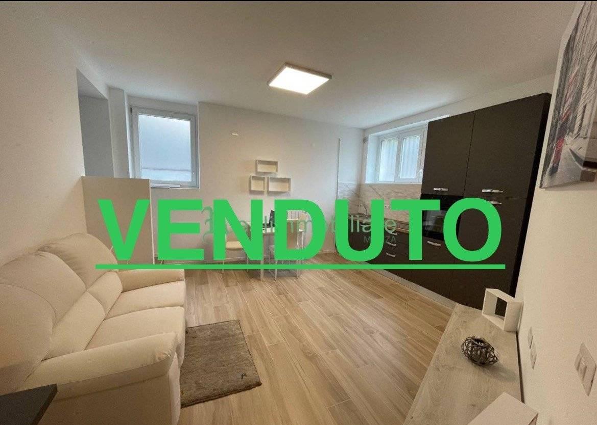 Apartamento de 2 divisões em Monza, Italy N.º 36714