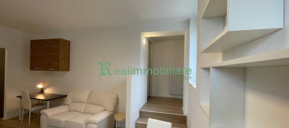 Apartamento de 2 divisões em Monza, Italy N.º 36714 2