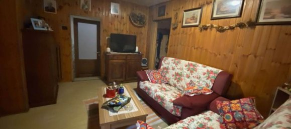 8 rooms House in Issogne, Italy No. 86718 3