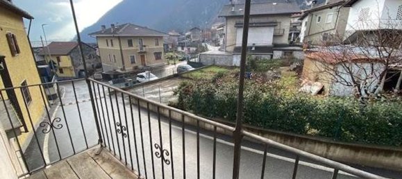 8 rooms House in Issogne, Italy No. 86718 12