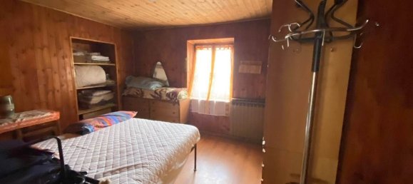 8 rooms House in Issogne, Italy No. 86718 19