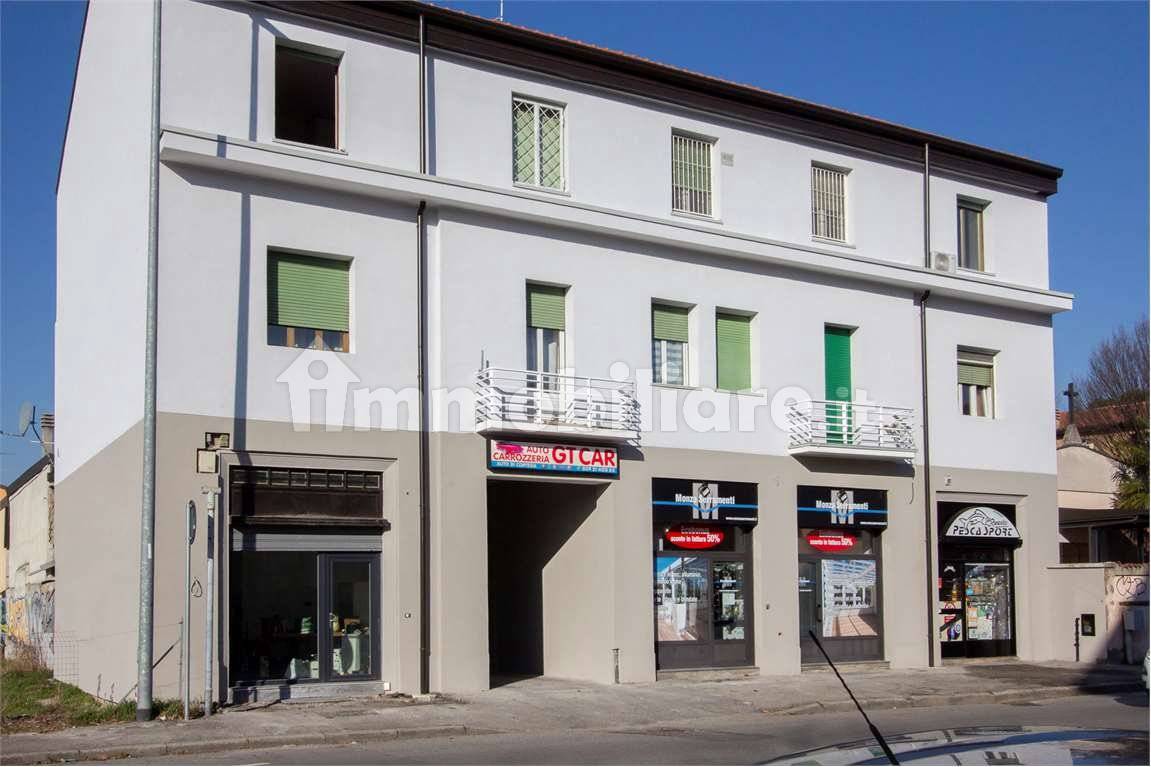 Apartamento de 1 dormitorio en Monza, Italy No. 238791