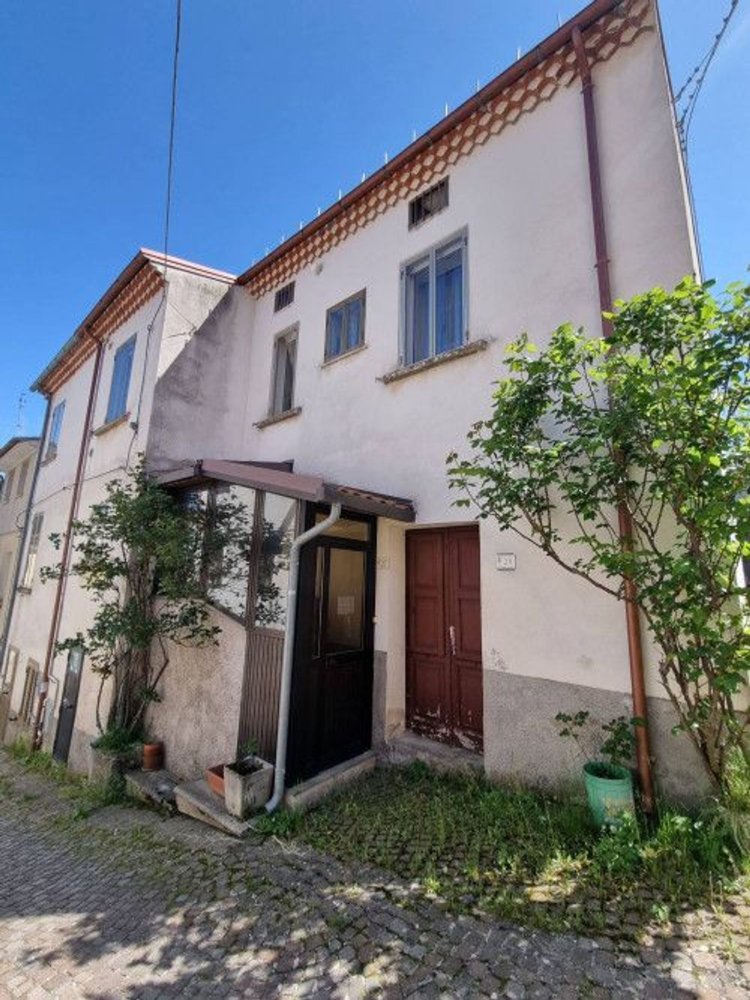 10-Zimmer Doppelhaus in San Pietro Avellana, Italy, Nr. 237996