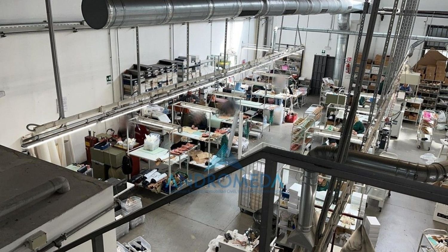 Almacén en Casandrino, Italy 700 m² No. 115455