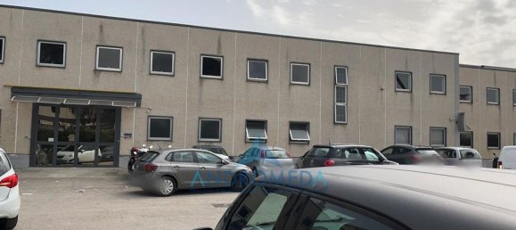 Almacén en Casandrino, Italy 700 m² No. 115455 10