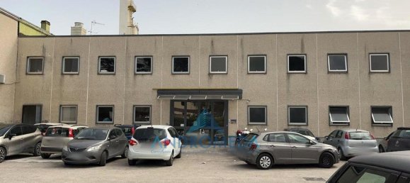 Almacén en Casandrino, Italy 700 m² No. 115455 9
