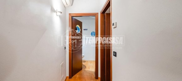 3 rooms Apartment in Maranello, Italy No. 38584 9