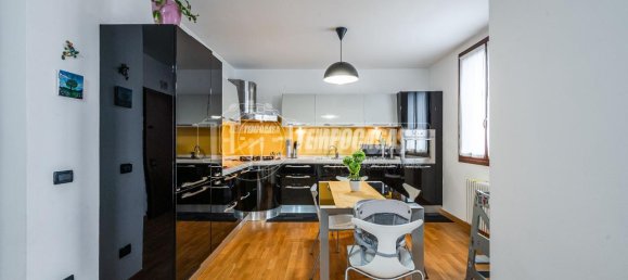 3 rooms Apartment in Maranello, Italy No. 38584 3