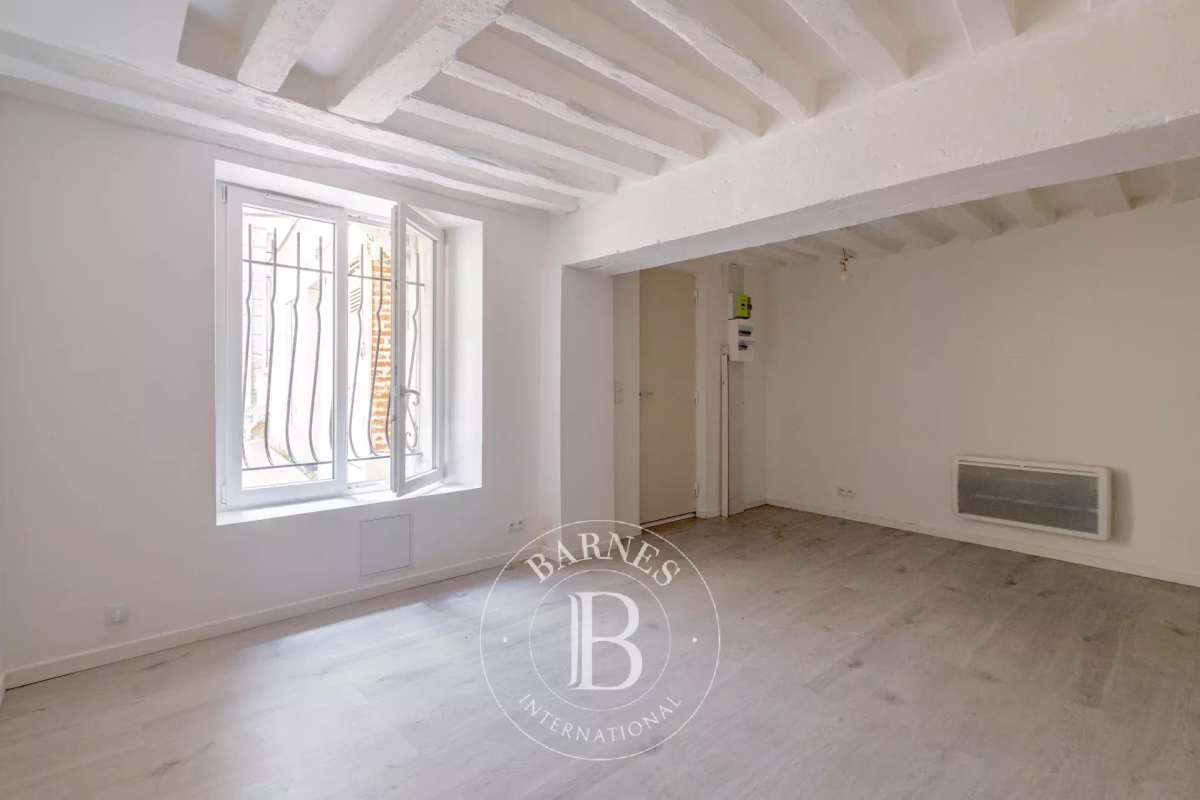 Studio in Paris, France No. 149577