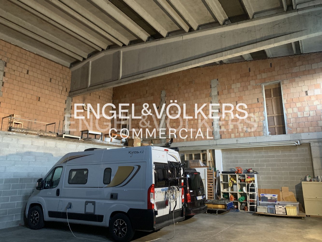 Armazém em Olgiate Comasco, Italy N.º 130008