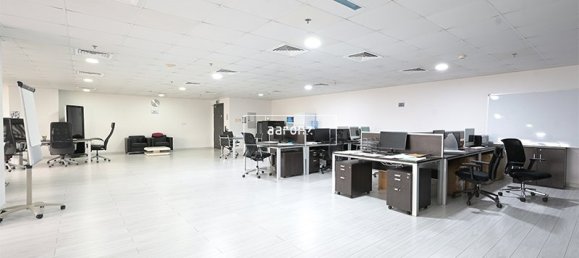 Oficina en Jumeirah Lake Towers, UAE 193.9 m² No. 64984 2