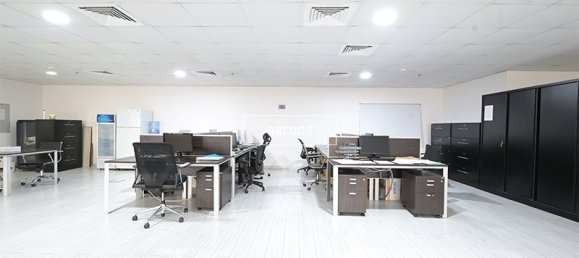 Oficina en Jumeirah Lake Towers, UAE 193.9 m² No. 64984 4