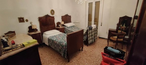 7 rooms Apartment in La Spezia, Italy No. 224110 3