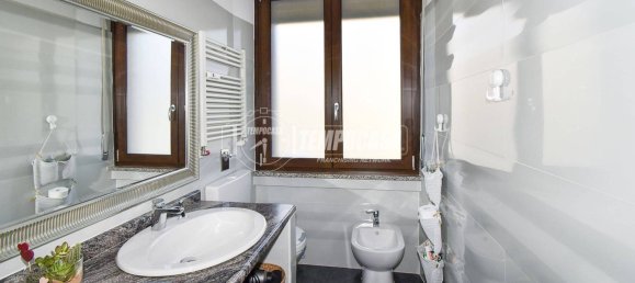 2 bedrooms Apartment in Rho, Italy No. 4971 7