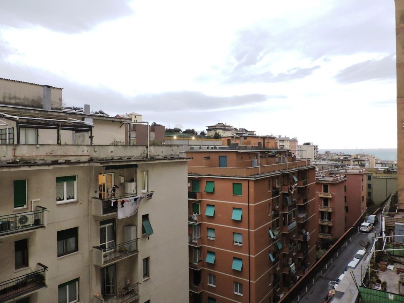 Apartamento de 2 habitaciónes en Genoa, Italy No. 41598