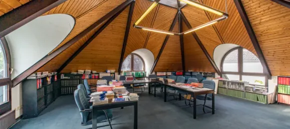 Здание с 5 спальнями в Ольденбург, Германия № 310396 3