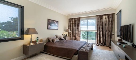 5 bedrooms Villa in Cannes, France No. 1506 10