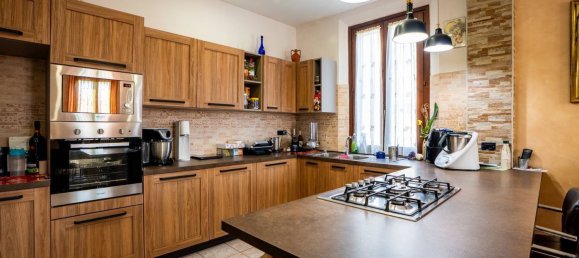 5-Zimmer Haus in Modena, Italy, Nr. 298842 8