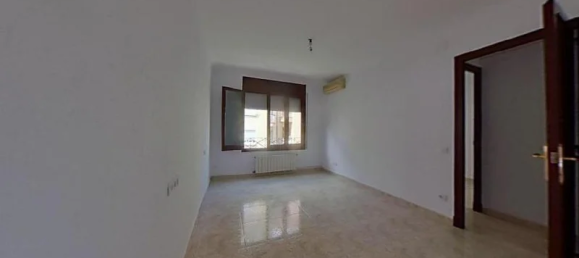 Apartamento T4 em L'Hospitalet de Llobregat, Spain N.º 32577 8