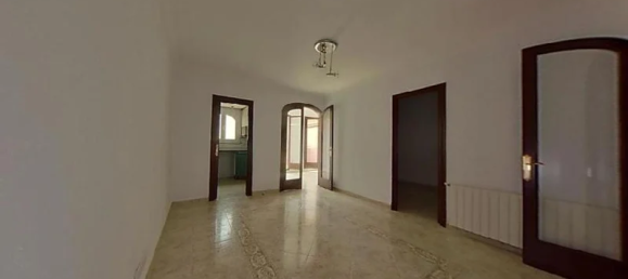 Apartamento T4 em L'Hospitalet de Llobregat, Spain N.º 32577 3