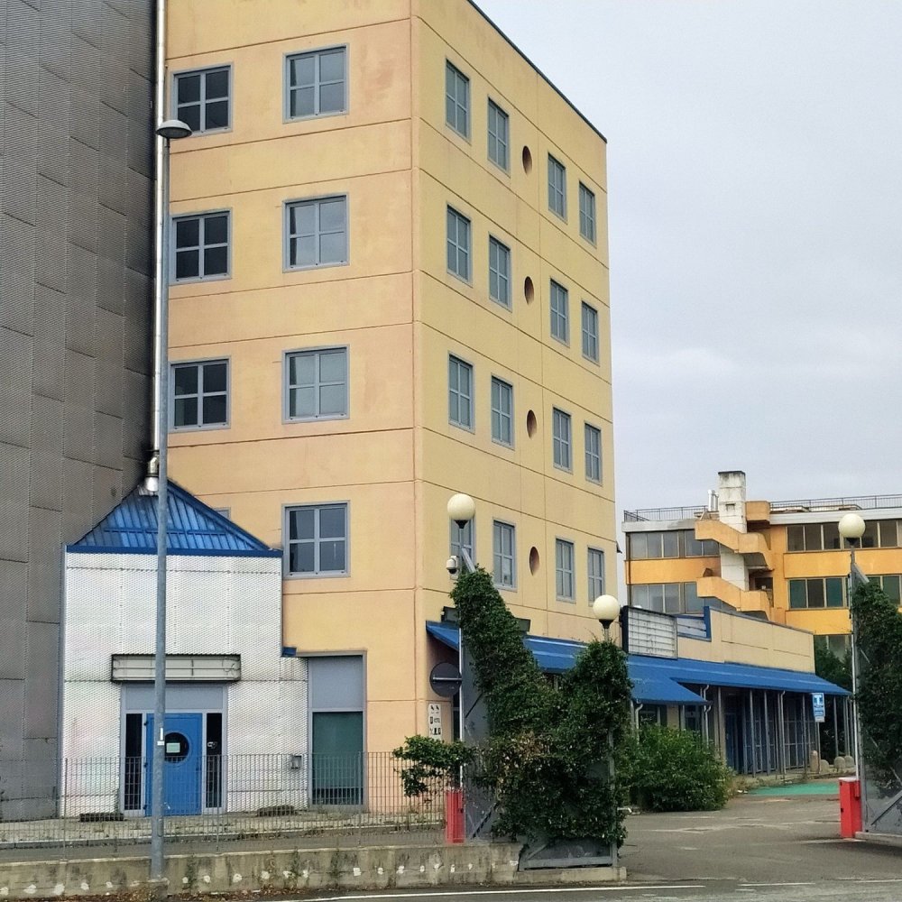 Bâtiment à Volpiano, Italy 3000m² No. 208086