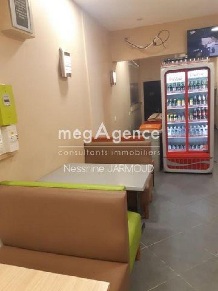 43m² Office in Villeurbanne, France No. 20936