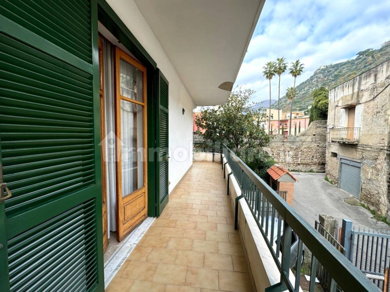 Квартира с 3 спальнями в Сарно, Италия № 170875