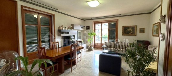 Квартира с 3 спальнями в Сарно, Италия № 170875 3