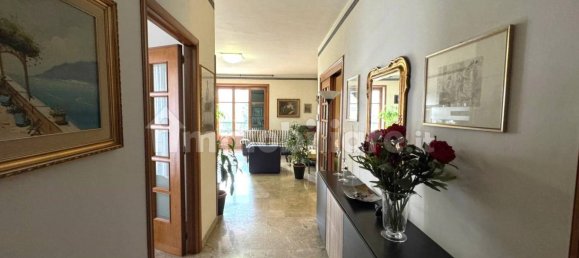 Квартира с 3 спальнями в Сарно, Италия № 170875 2