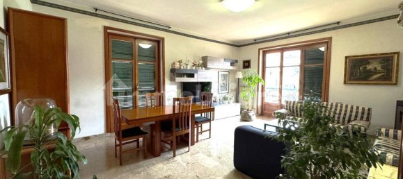 Квартира с 3 спальнями в Сарно, Италия № 170875 6