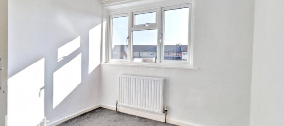 3 bedrooms House in Rainham, United Kingdom No. 4847 8