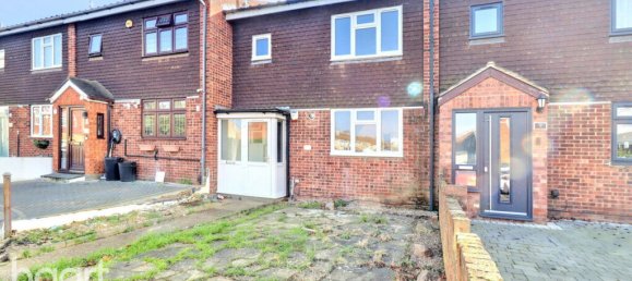 3 bedrooms House in Rainham, United Kingdom No. 4847 2