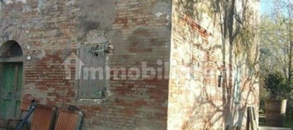 4 bedrooms House in Castelfranco Emilia, Italy No. 140681 4