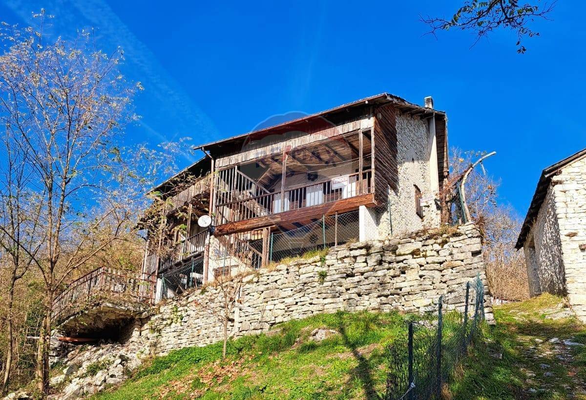 2 bedrooms House in Lamon, Italy No. 114736