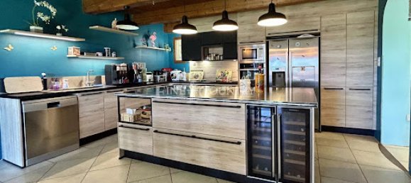 6 bedrooms Villa in Saint-Cezaire-sur-Siagne, France No. 326246 4