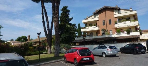 3 rooms Apartment in Rome, Italy No. 189884 4