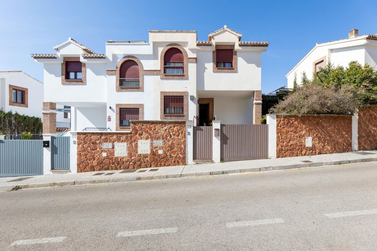 Casa de 4 dormitorios en Granada, Spain No. 151096