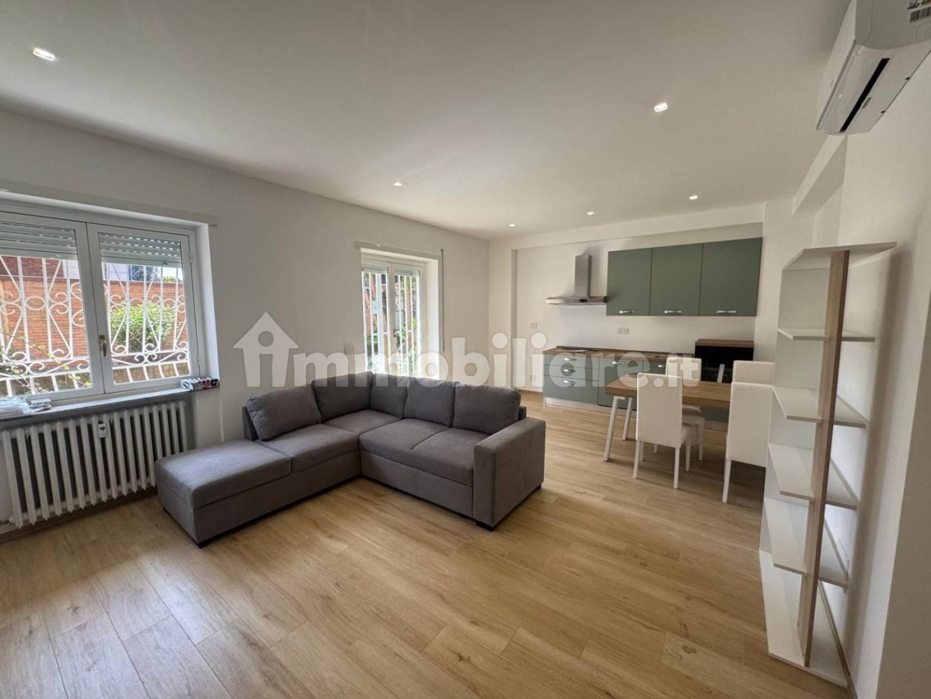 2 bedrooms Apartment in Rome, Italy No. 121423