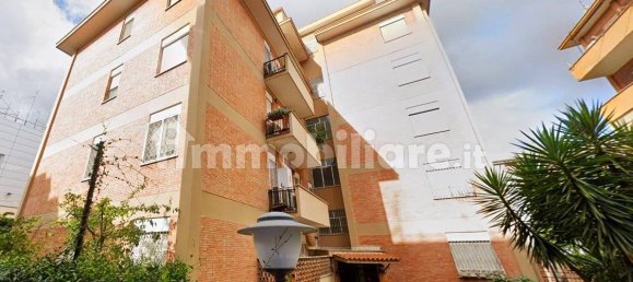 2 bedrooms Apartment in Rome, Italy No. 121423 2