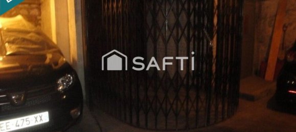 Garage in Paris, France No. 324187 2