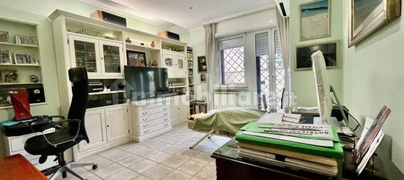 3 bedrooms Apartment in Rome, Italy No. 273944 12